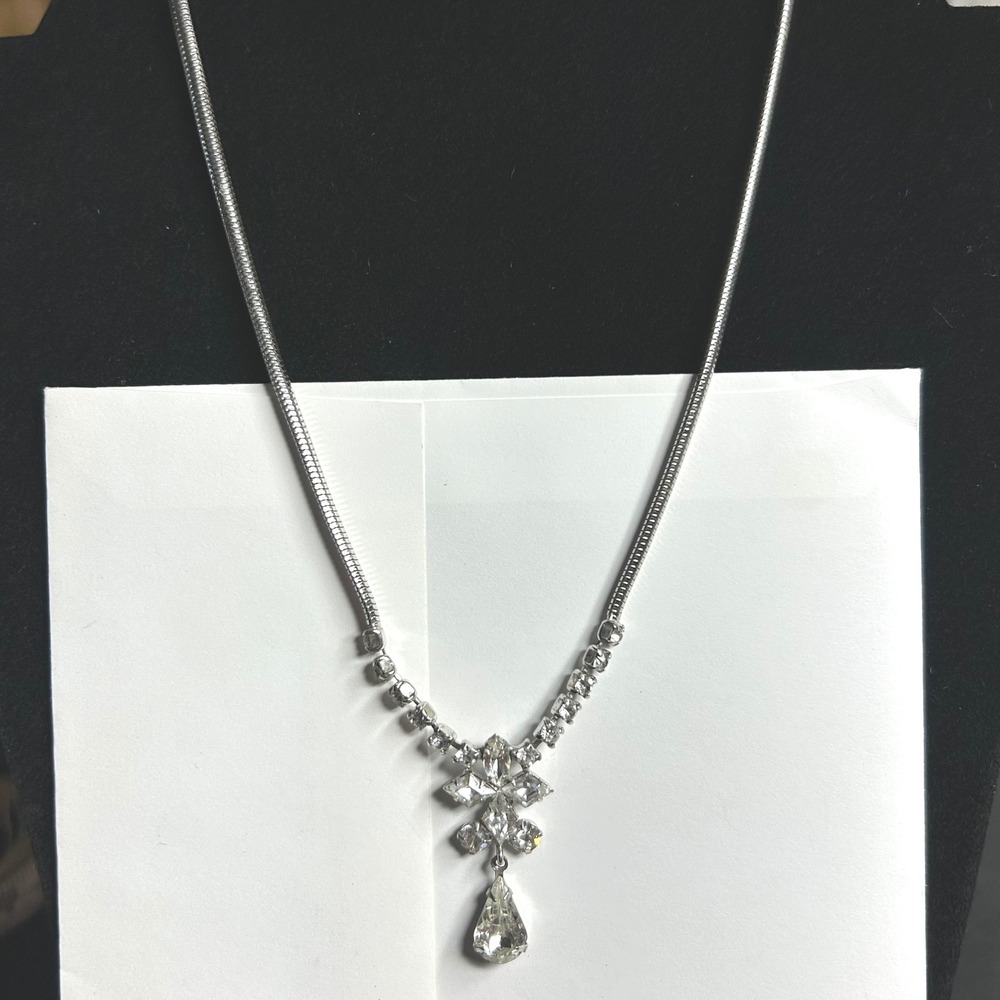 Vintage Leo Glass Rhinestone Teardrop Snake Chain Necklace Silver Tone 16 Inch